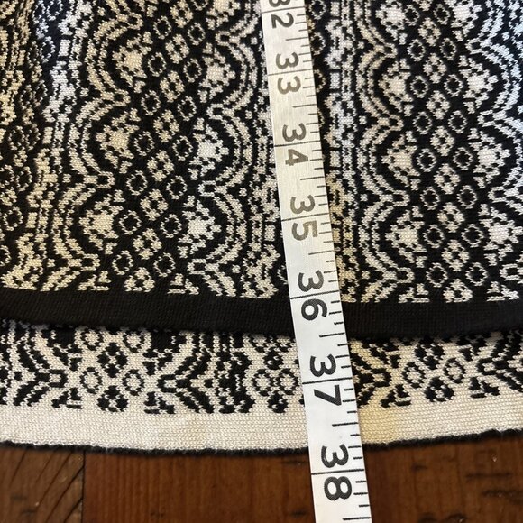 Nina Leonard Dress Womens Size M Black White Geometric Fit & Flare Knit NWT - Picture 7 of 7